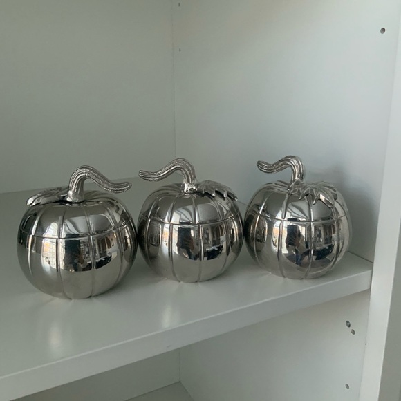 Vintage Retired BATH & BODY WORKS Silver Metal Pumpkin Candle Containers Lid X 3 - Picture 4 of 16